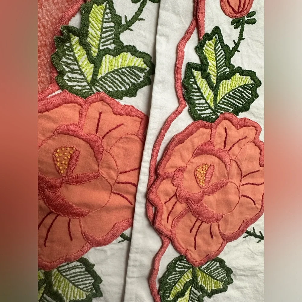 ✨VINTAGE PILLOWCASES✨ - Picture 2 of 2